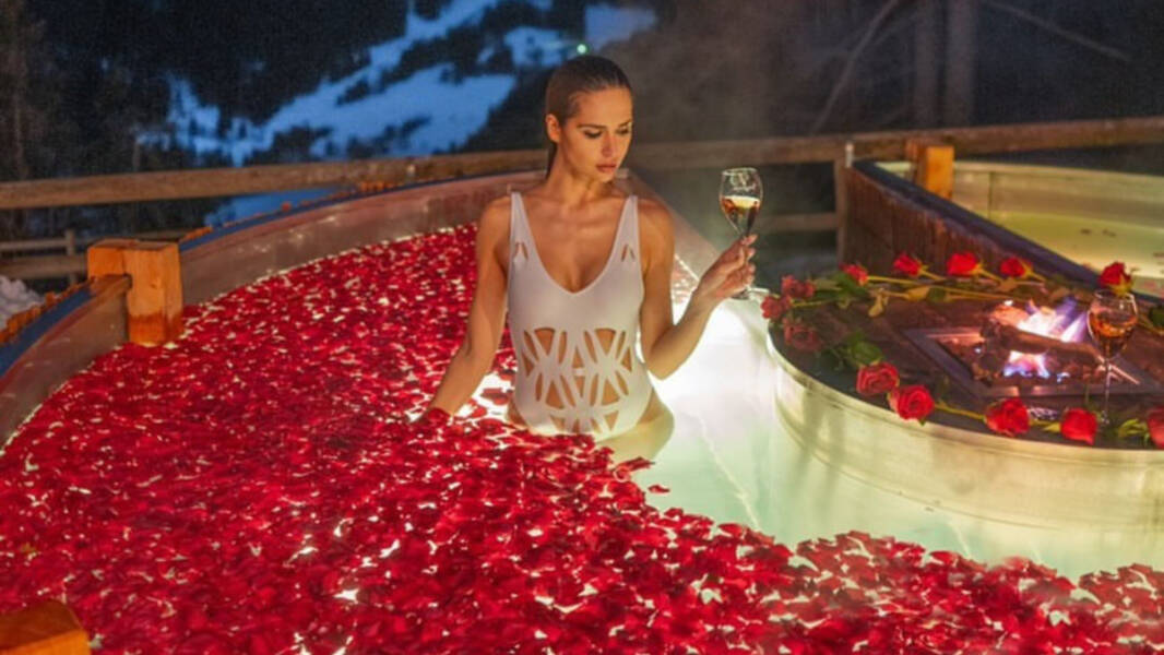 Fire Hot tub in Love 